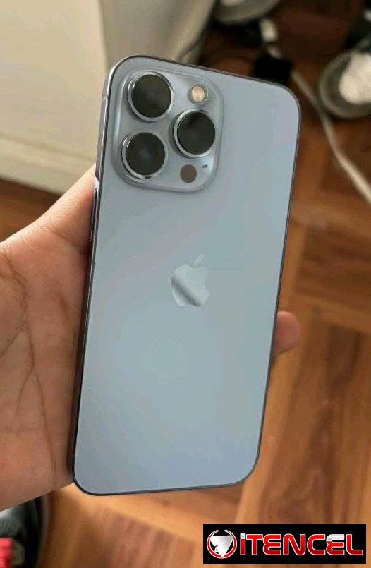 Iphon 13 pro max 📲 Libre fábrica 🏭 Color : azul 💙💙 Estética : 🆕🆕🆕 128 Gb 🇬🇧 100 batería 🔋