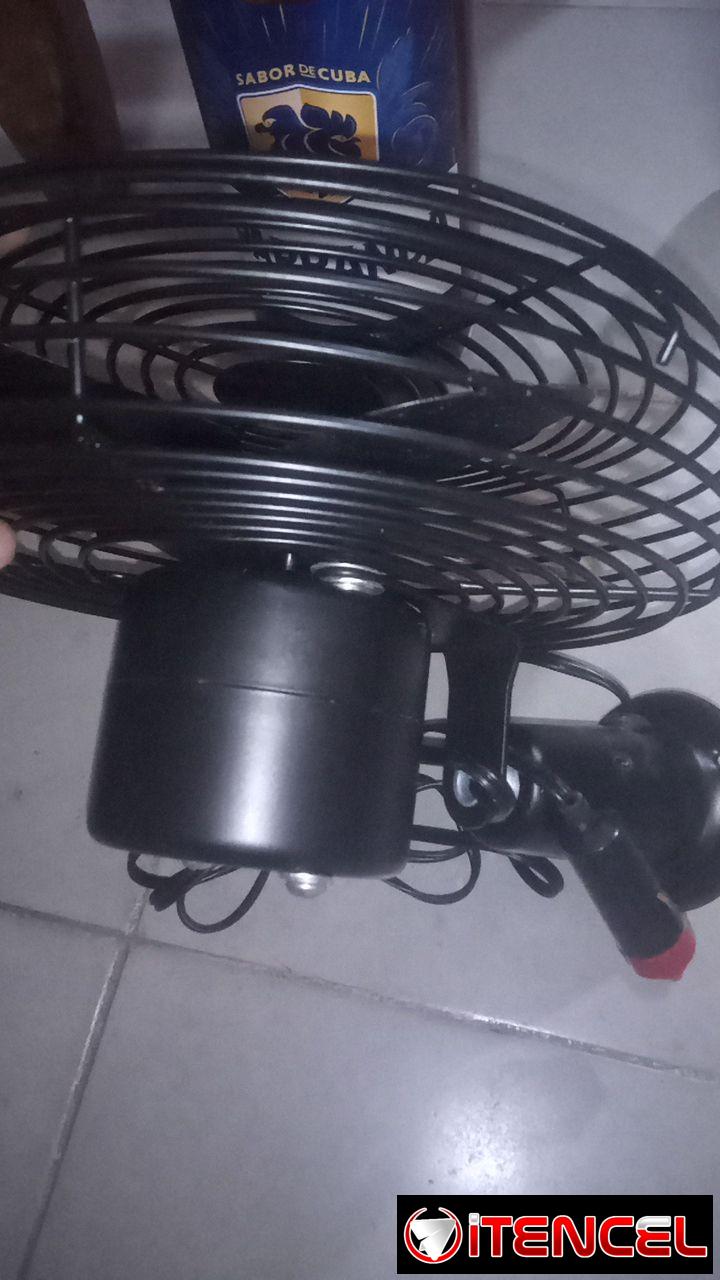 VENTILADOR DE CARRO 12V DE METAL 21CM DE DIÁMETRO Y 24 CM DE ALTO 5️⃣3️⃣5️⃣4️⃣6️⃣1️⃣3️⃣8️⃣