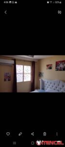 vendo casa puerta calle de 2)4 en placa Intermedia y otro en bajo placa libre gas de la calle