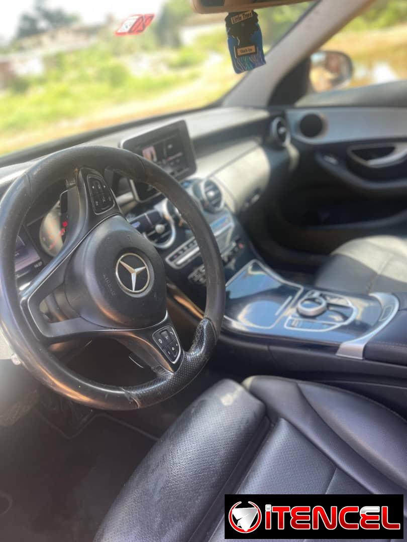 MERCEDES BENZ C200 MÁQUINA (2016)