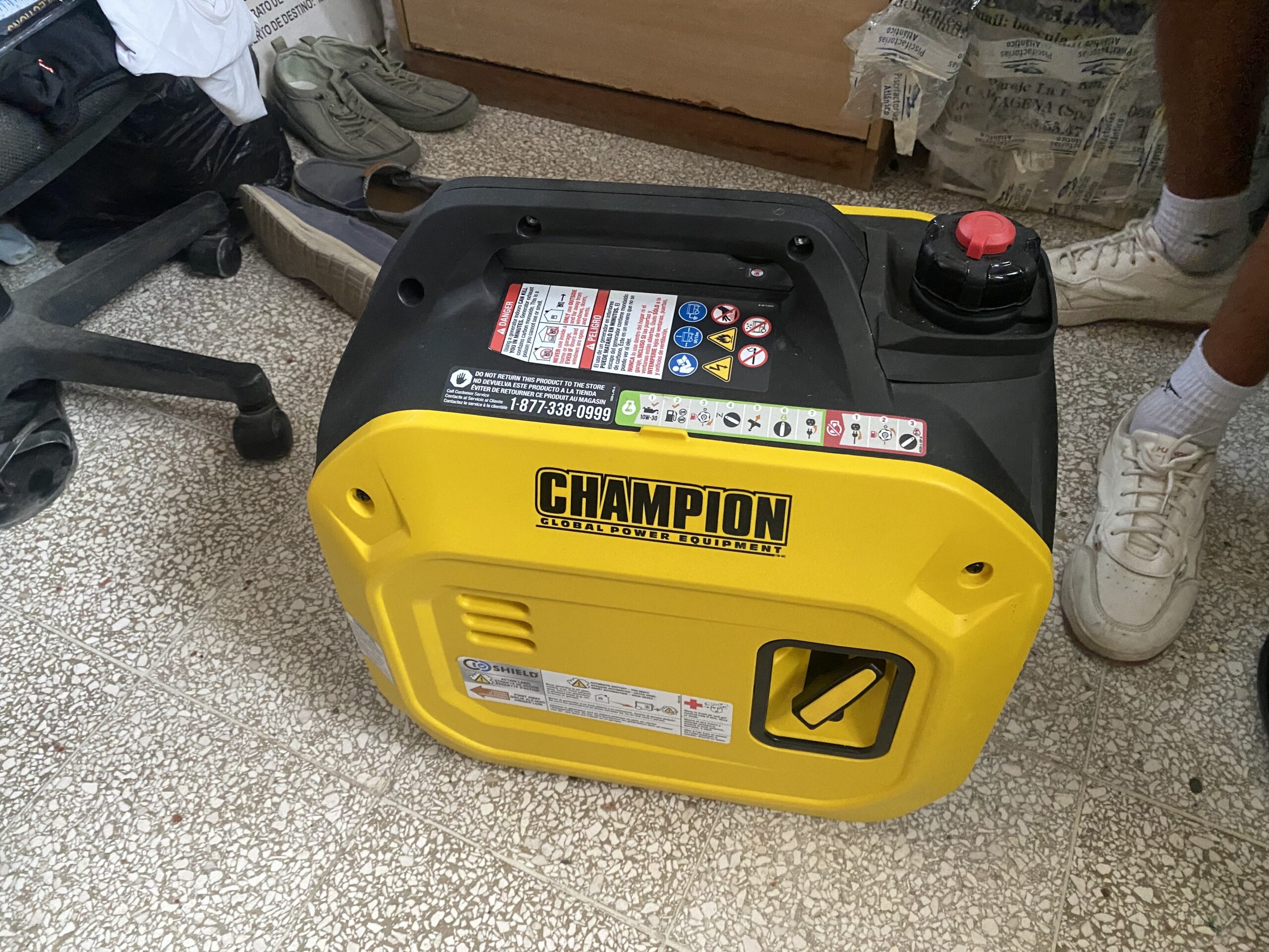 Planta Electrica Champion 2500W – Ultraligero y Silencioso