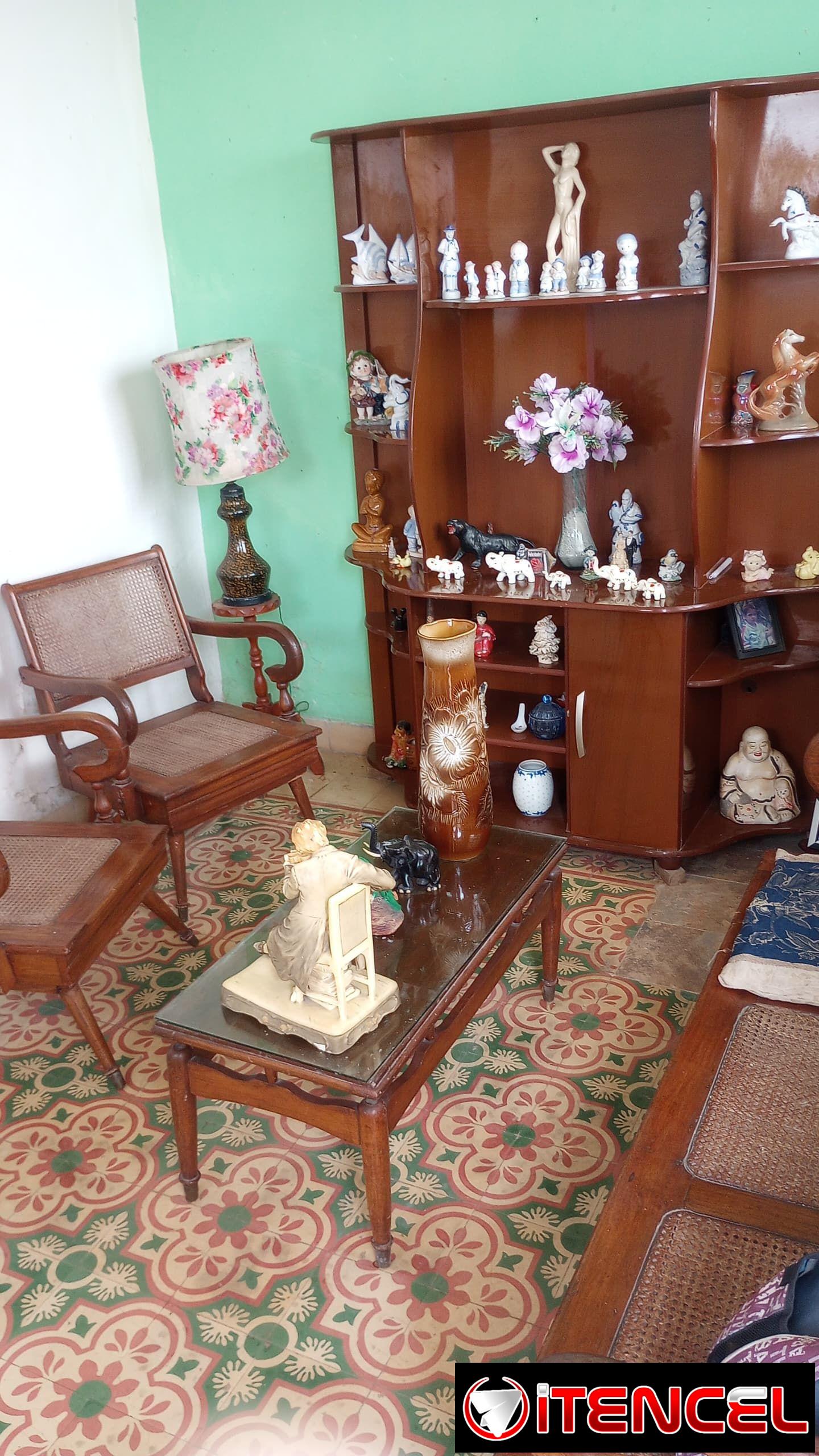 vendo casa en bajos en playa 2/4 con portal enrejado cerca 48 y 21