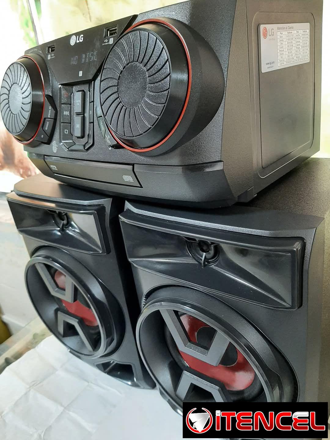 Equipos de música Panasonic y LG