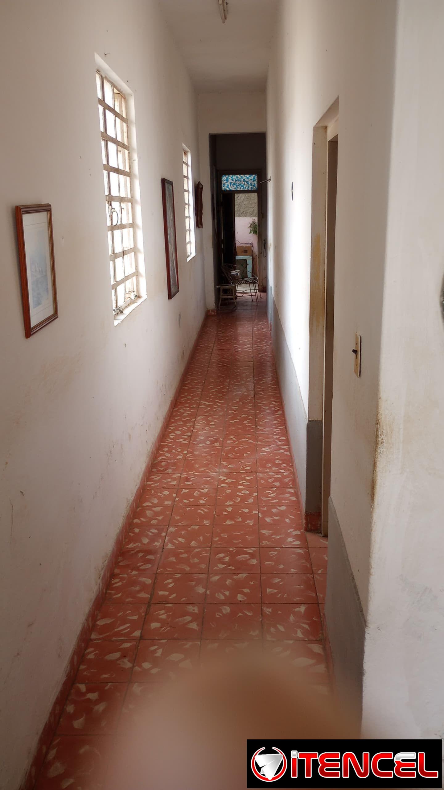 vendo casa en bajos en playa 2/4 con portal enrejado cerca 48 y 21