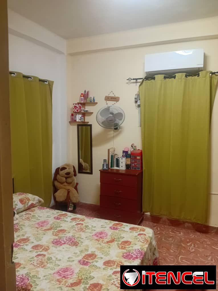 vendo apto de 3/4 en el rpto palatino cerro primer piso