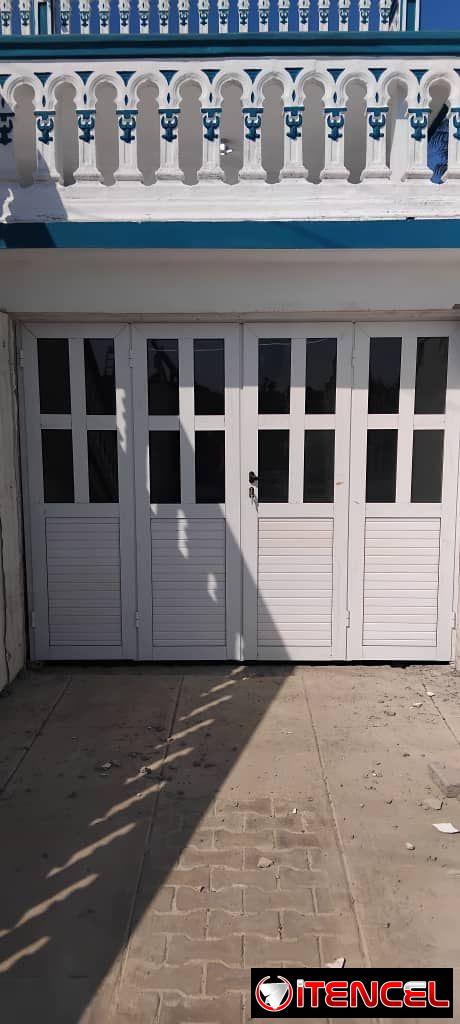 Marketeria de aluminio y cristalería