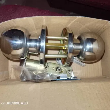 Cerradura de pomo Acabado PB Cilindro de cobre Entrada con llave Apto para la mayoría de puertas 3 llaves