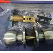 Cerradura de pomo Acabado PB Cilindro de cobre Entrada con llave Apto para la mayoría de puertas 3 llaves