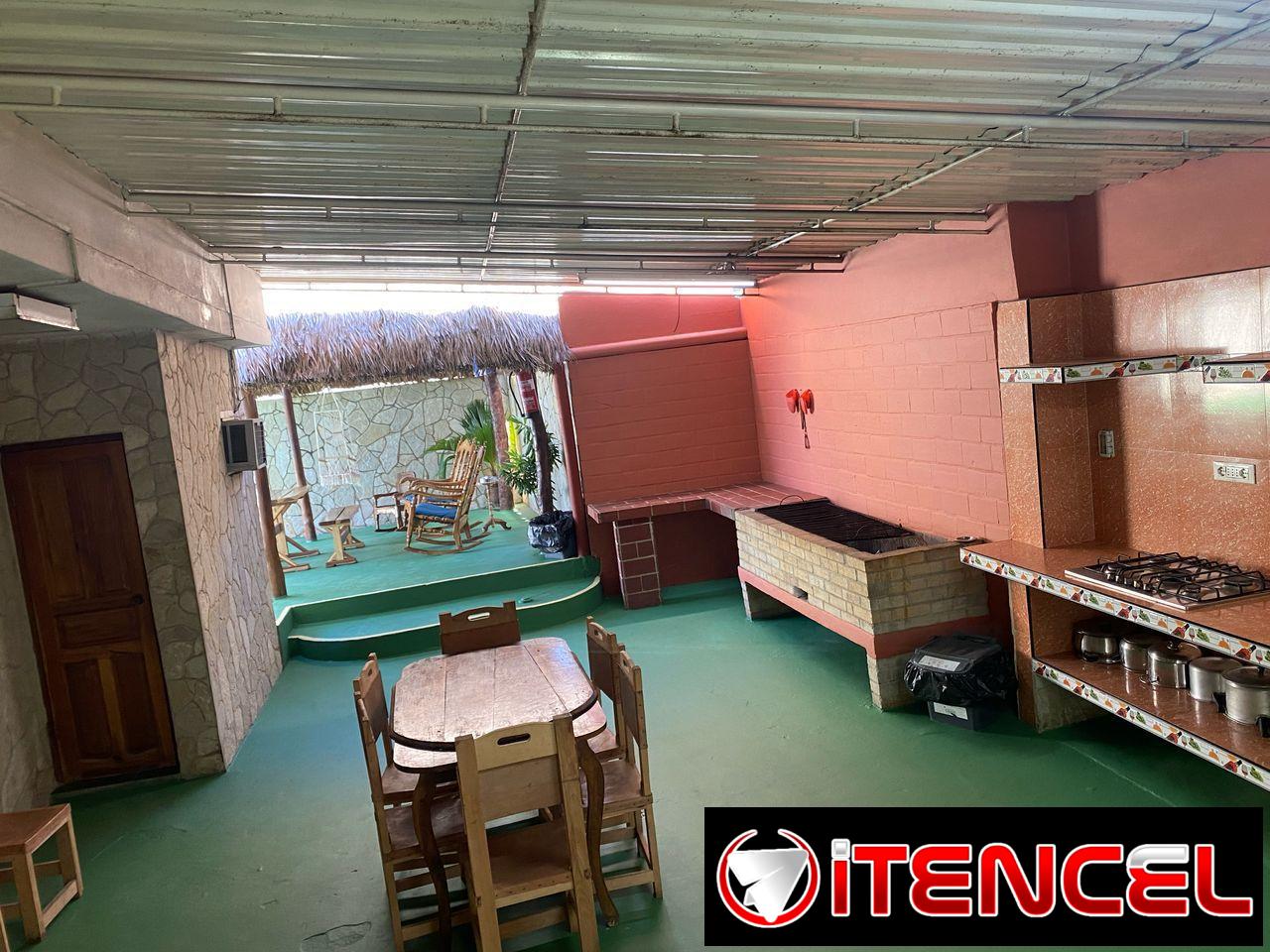 🏡 CASA EN VENTA EN GUANABO – A 1 CUADRA DE LA PLAYA 💰 *300,000 USD* (con facilidad de pago en el exterior) • Casa de 2 niveles • 4