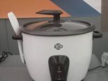 Olla arrocera marca EKO de 1.8 lt
