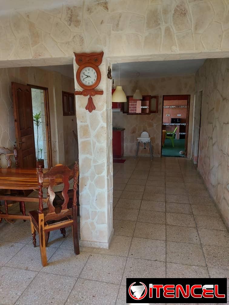 🏡 CASA EN VENTA EN GUANABO – A 1 CUADRA DE LA PLAYA 💰 *300,000 USD* (con facilidad de pago en el exterior) • Casa de 2 niveles • 4