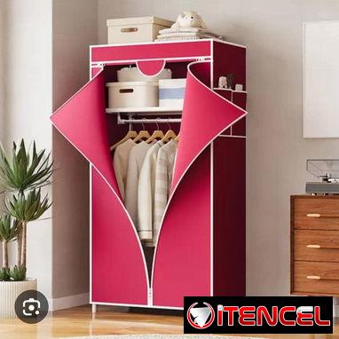 💜Escaparate desarmable, con su lona que lo recubre para proteger la ropa del polvo.Precio 40 usd