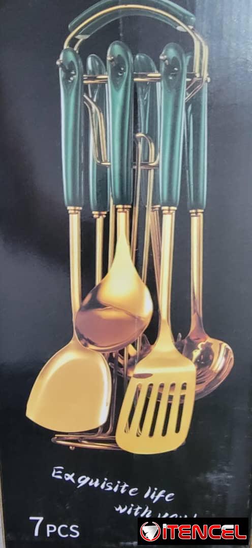 ✨Set de cucharones de metal con acabado dorado 👩🏻‍🍳 ✅Colores disponibles 💚🩷