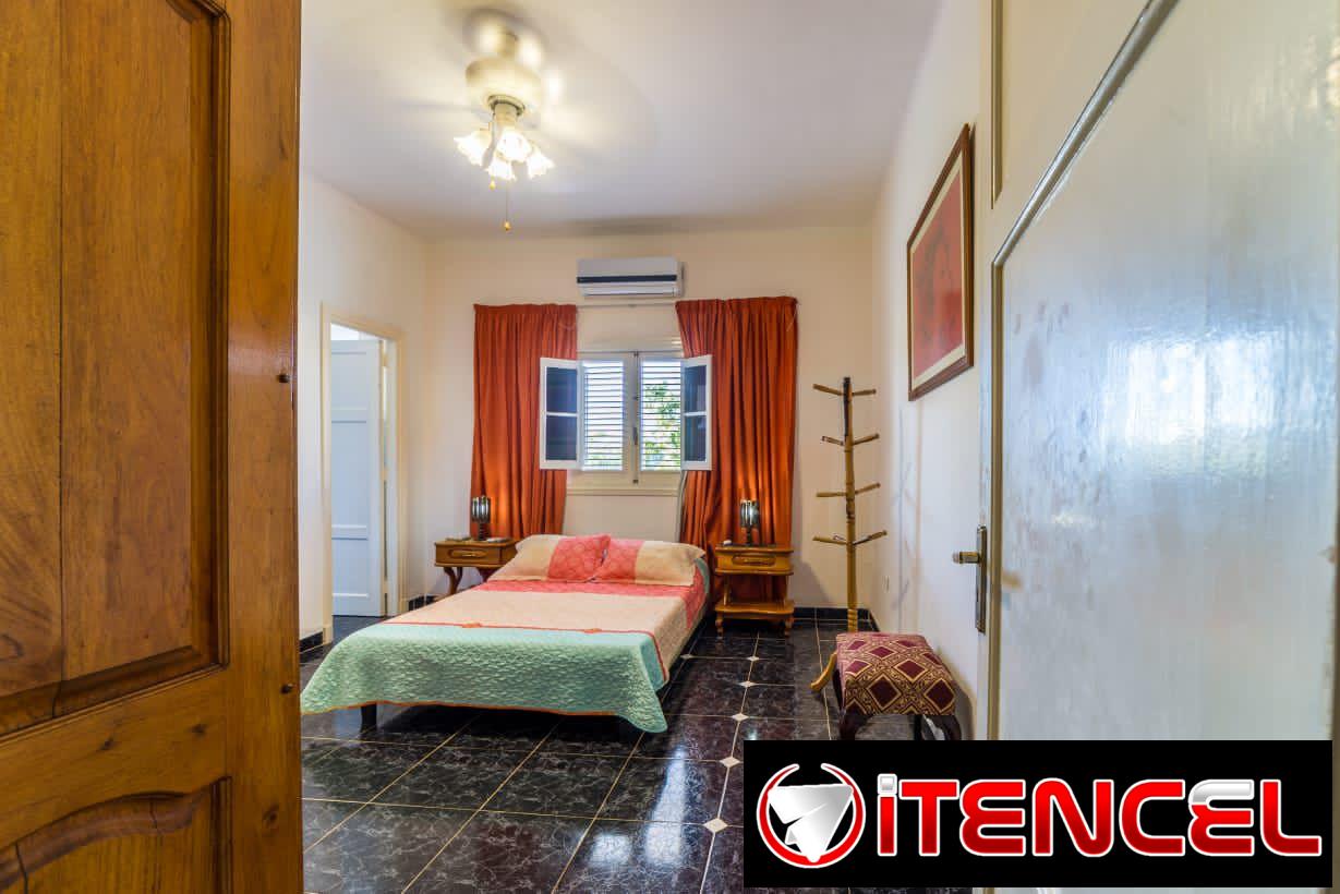 Renta de habitación independiente en el vedado