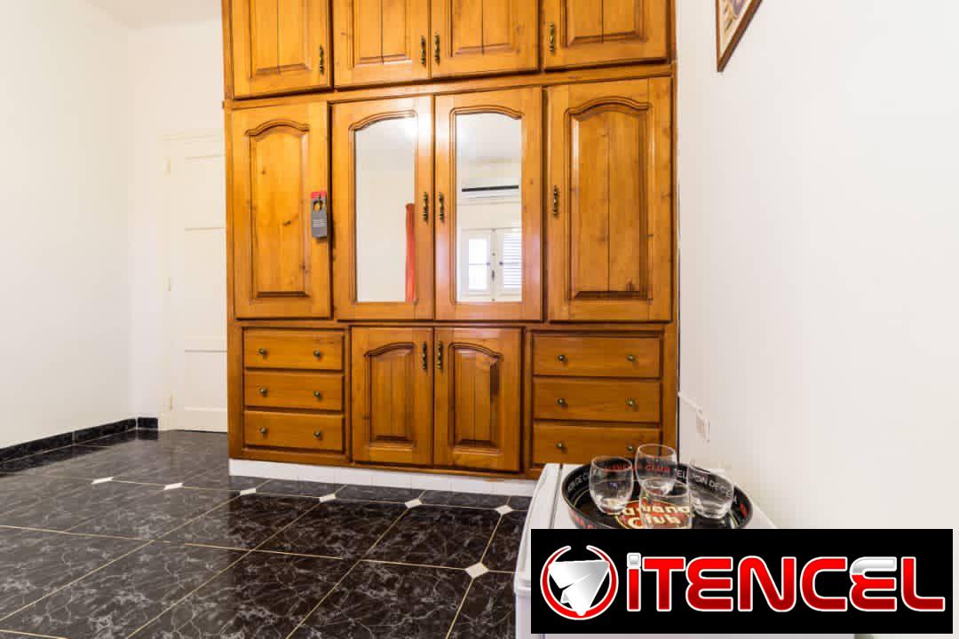 Renta de habitación independiente en el vedado