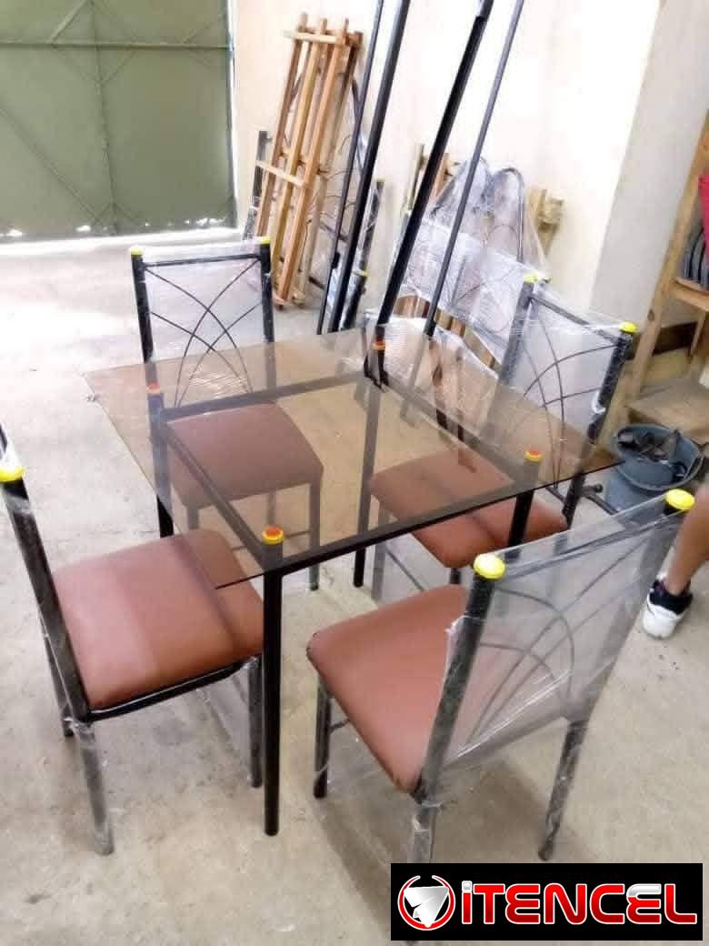Juegos de comedor de Hierro