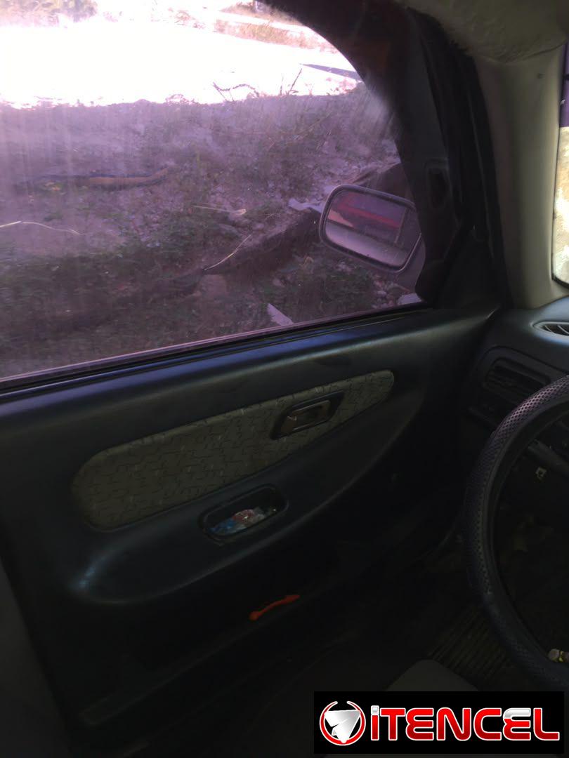 NISSAN B13