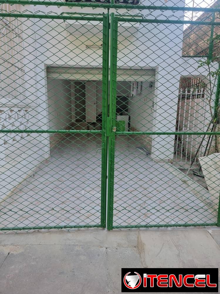 📍 Se vende casa Independiente en el Municipio Playa, La Habana. Cercana a la Avenida 41 💰 Precio: 130,000 USD ( Negociable) La pro