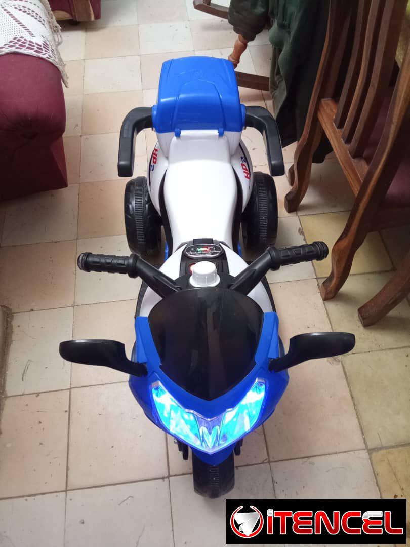 Moto eléctrica de juguete