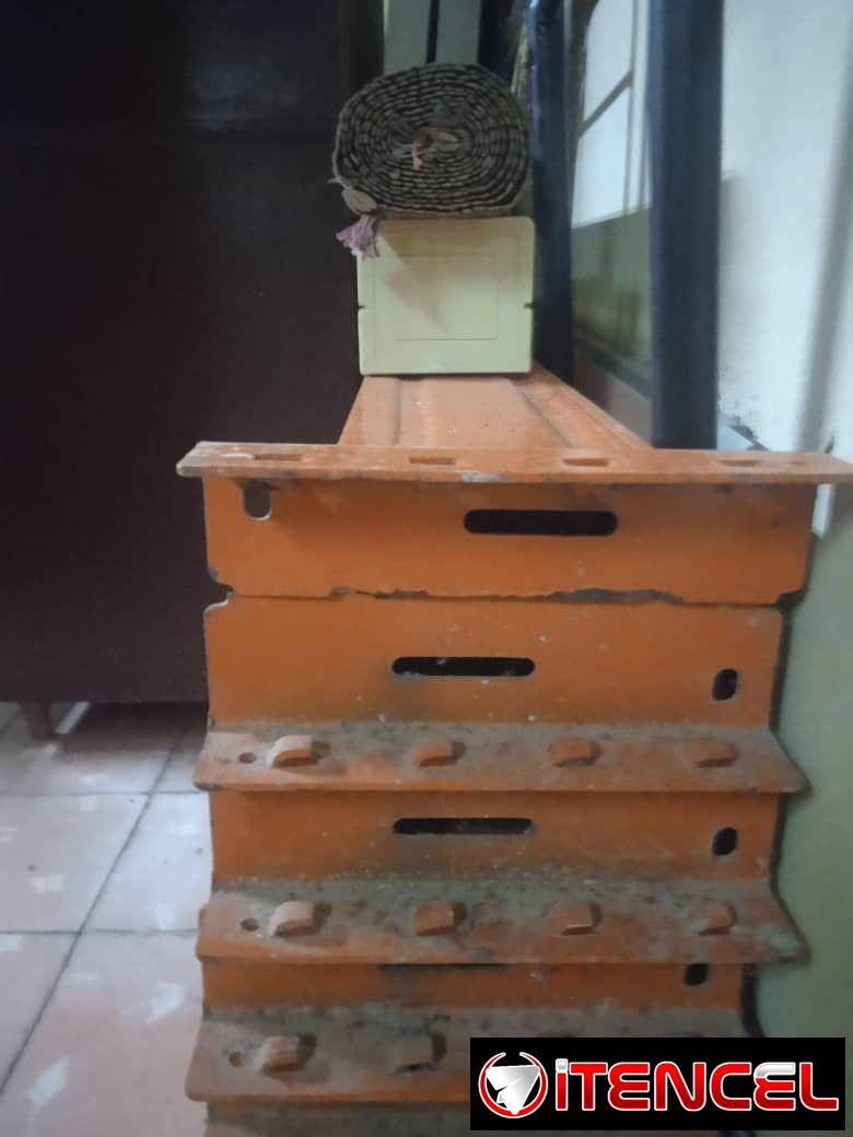 *LARGUERO O ESTANTE INDUSTRIAL*