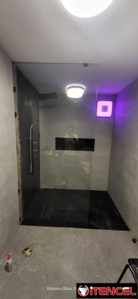 Cristalería al aire – Mamparas de baño — foto 2