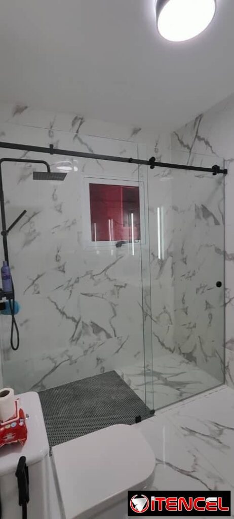 Cristalería al aire – Mamparas de baño — foto 3